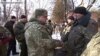 Порошенко зустрівся з військовими, які вийшли з Дебальцева