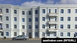  Balkanabatdaky täze jaýlar