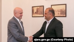 სულხან თამაზაშვილისა და ჩაღათაი ულქერის შეხვედრა
