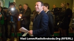 Hennadiy Korba voting in the Kyiv mayoral election on October 25