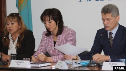 Трусики арқылы порно трах Үлкен сиськи бар секс видео