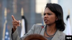 Condoleezza Rice izrazila je američku podršku gruzijskom režimu i tokom posete Tbilisiju, 15. avgusta. 