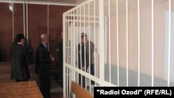 В апреле суд Худжанда приговорил сотрудника милиции к 7,5 годам тюрьмы за то, что принуждал трех женщин заниматься проституцией