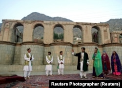 Шекспир в прочтении афганской театральной труппы. 2005 год
