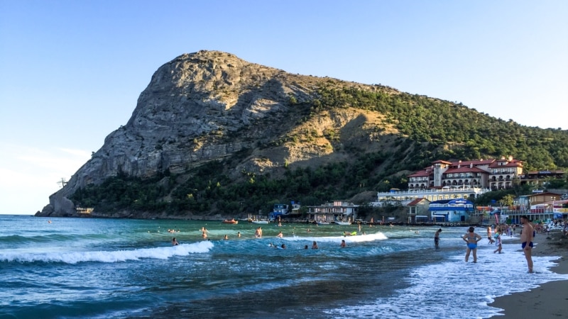 Власти Крыма хотят продать ряд объектов, включая гостиницу и базы отдыха