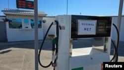 У кримському сегменті соцмереж Крим.Реалії фіксує невдоволення жителів анексованого Криму ситуацією із забезпеченням та цінами на пальне (фото від жовтня 2025 року)