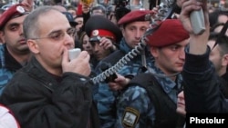 Armenia -- Levon Zurabian addresses thousands of opposition supporters demonstrating in Yerevan, 17Mar2011.