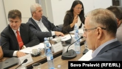 Suprotni stavovi direktora i članice Savjeta Agencije