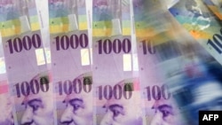 Швейцариялык франк Батыштын атайлап нарксыздандырылган алгачкы валютасы болду. 