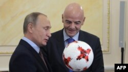 Президент Росії Володимир Путін і президент ФІФА Джанні Інфантіно у Кремлі, архівне фото, 2016 рік