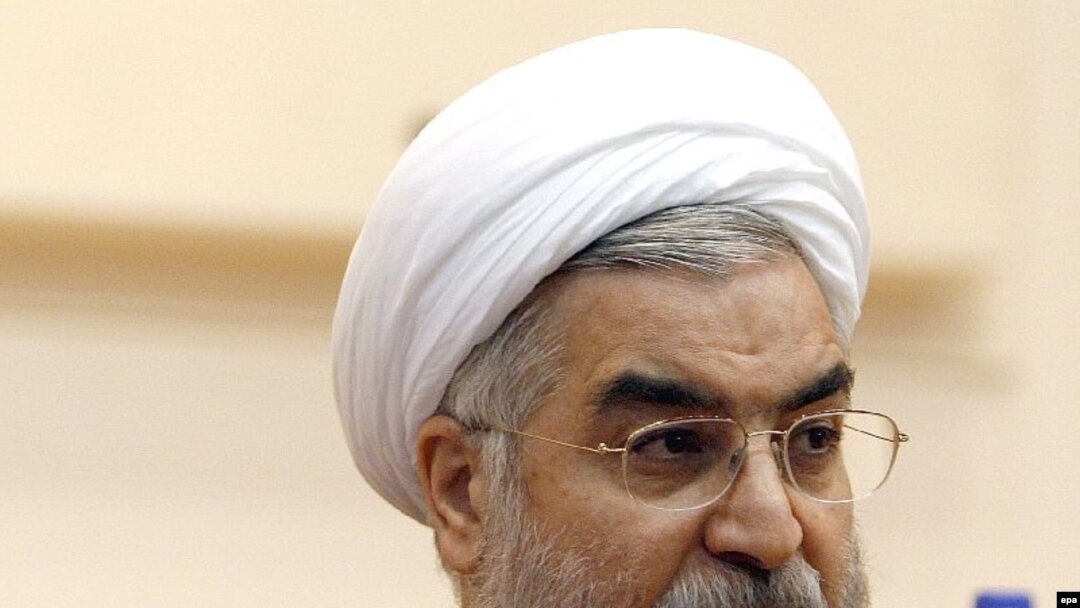 حسن روحانی می گوید: «نمی توان با تحکم و داد به دنيا چيزی را فهماند، بلکه بايد آرام آرام با منطق با دنيا برخورد کرد.» ( عکس: EPA)