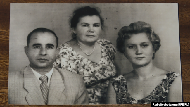 Ганна Стрижкова (праворуч) з батьками