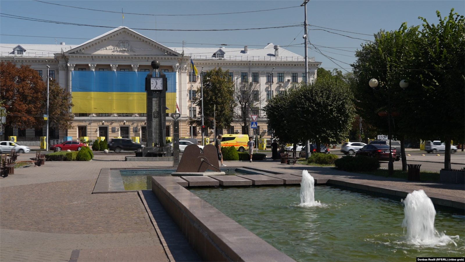 «Наші люди незламні». Як Запоріжжя живе і працює в умовах постійних тривог та обстрілів