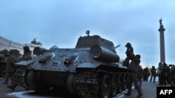 Tanc din al Doilea Război Mondial expus in St. Petersburg.