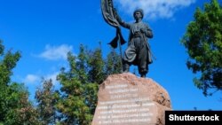 Памятник запорожскому казаку в Тамани Краснодарского края России