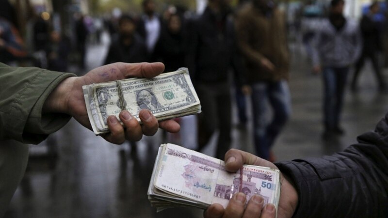 Iranian Currency Sinks Further As Economy Lags And Nationwide Protests Continue