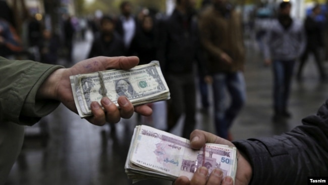 Iran -- Dollar market in Tehran