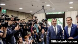 Premijeri Makedonije i Grčke Zoran Zaev i Aleksis Cipras prilikom susreta 7.maja 2018. u Sofiji 