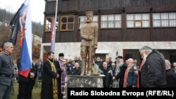 Spomenik u Bijeljini nije prvi takav, spomenik Draži Mihailoviću u blizini Višegrada postavljen je 2017. godine (na fotografiji)