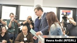 Aleksandar Vučić na biralištu, arhiv