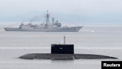 Подводная лодка в открытом море. Иллюстративное фото.