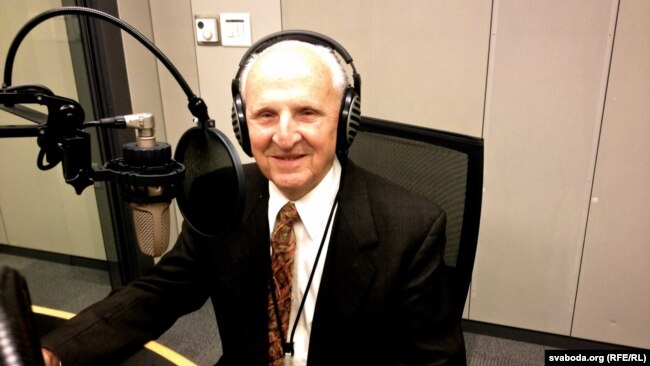 Вячка Станкевіч у студыі Радыё Свабода ў Празе, травень 2013