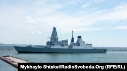 Йдеться про есмінець ВМС Великої Британї «Дефендер» і фрегат ППО ВМС Нідерландів «Евертсен»