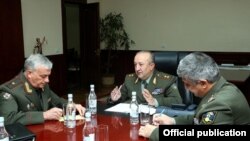 Armenia/Russia - Movses Hakobian (C), chief of the Armenian army’s General Staff, meets with Yevgeny Bulavintsev (L), Russia's military attache in Armenia, Yerevan, 20Oct2016.