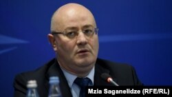 თავდაცვის მინისტრი ლევან იზორია