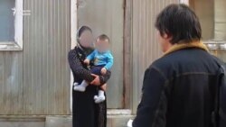 Карантин пайтида фарзанди билан қурилиш вагончасида яшаб келаётган ўзбекистонлик аёл ҳикояси