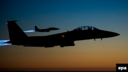 Американские военные самолеты в небе над Ираком.
