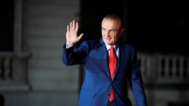 Kuvendi i Shqipërisë voton për shkarkimin e presidentit Meta