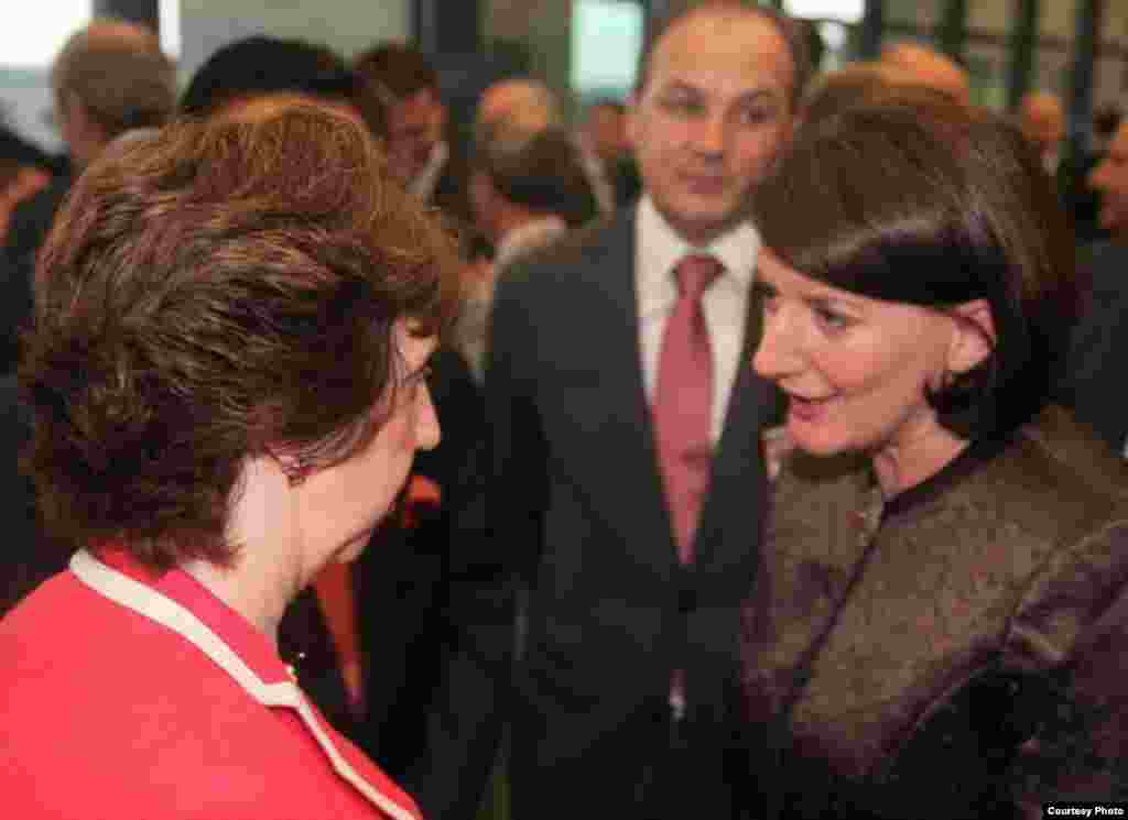 Presidentja e Kosovës, Atifete Jahjaga, në Lituani u takua me shefen për Politikë të Jashtme të BE-së, Ketrin Eshton...