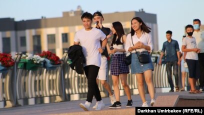 Серуендеп, өзін көрсетеді