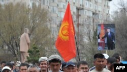 Оппозиционный митинг в Бишкеке. 10 апреля.