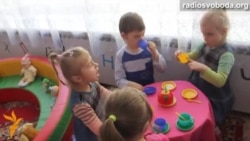 Сильні духом: черкаські діти з вадами слуху жестами виконали гімн України