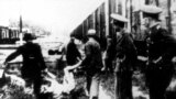 Evrei asfixiați în Trenul Morții după Pogromul de la Iași din iunie 1941 (Foto: col. Yad Vashem)