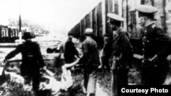 Evrei morți în Trenul Morții după pogromul de la Iași din iunie 1941