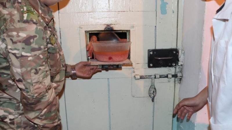 Türkmenistanda Gadyr gijesine gabat 336 raýatyň günäsi geçildi