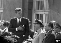Президент США Джон Кеннеди, берлинец. 26 июня 1963 года