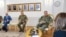 Ushtruesja e detyrës së presidentit të Kosovës, Albulena Haxhiu, në takim me admiralin George Wikoff, komandant i Komandës Aleate të Forcave të Përbashkëta të NATO-s në Napoli, në Prishtinë, 28 korrik 2026.