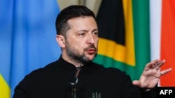 Ukrainian President Volodymyr Zelenskyy gestures as he speaks at a joint press conference. (file photo)