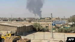 Dim na mestu sukoba na pakistano-avganistanskoj granici, u Čamanu, 15. oktobra 2025. Petnaest civila je poginulo, a desetine su ranjene u novim sukobima na granici između Avganistana i Pakistana, rekli su avganistanski zvaničnici za AFP 15. oktobra.