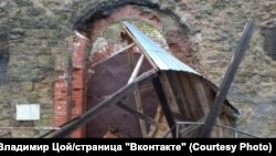 Копорская крепость после обрушения