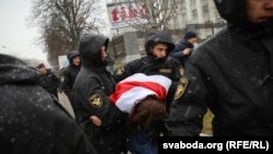 Затримання силовиками громадян у Мінську під час акції з нагоди Дня Волі, 25 березня 2017 року
