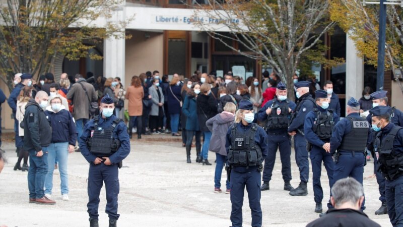 Policia thotë se një i ri me origjinë çeçene është përgjegjës për vrasjen e mësuesit në Francë 