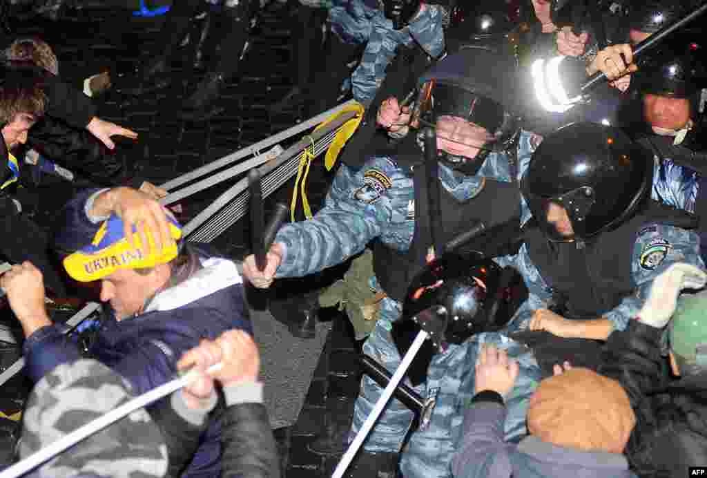 Kijev, 25. novembar 2013. Foto: AFP / Genia Savilov 
