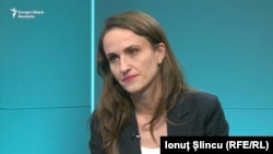 Romanian Foreign Minister Oana Toiu in RFE/RL's Bucharest studio on October 30.