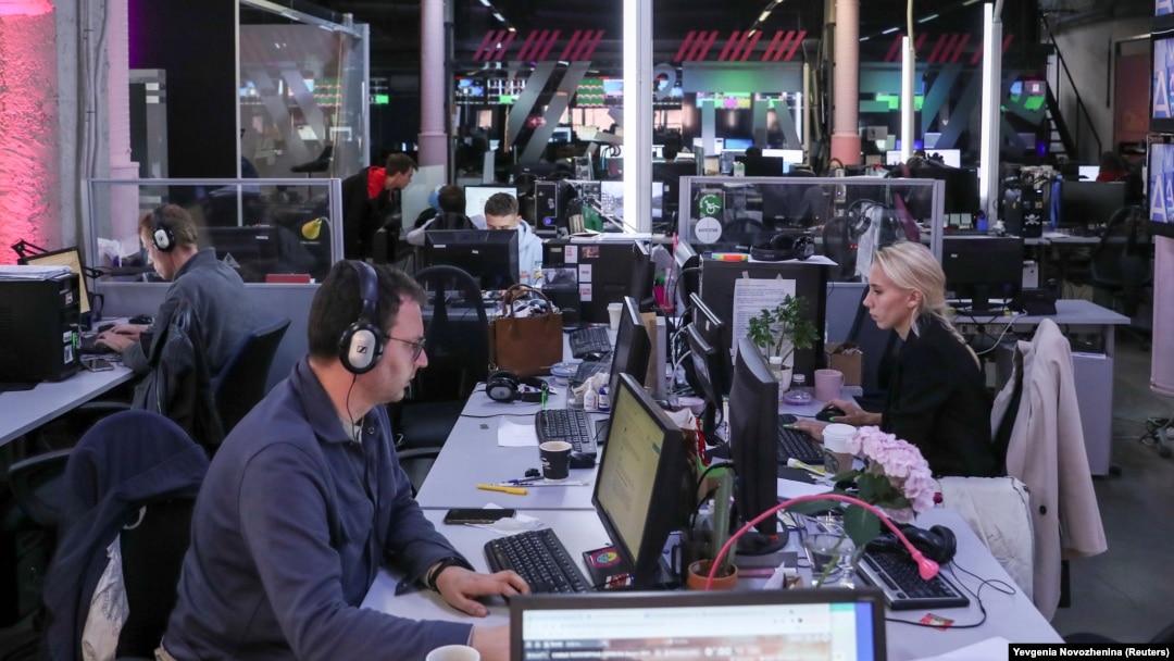 The Dozhd office in Moscow was shut down in March for its coverage of the Ukraine war. In July, the television channel was relaunched from studios in Riga. On December 8, Latvia revoked its license, citing a threat to national security.