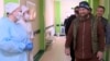 Глава Чечни Рамзан Кадыров во время посещения клинической больницы №4, где проходят лечение пациенты с COVID-19